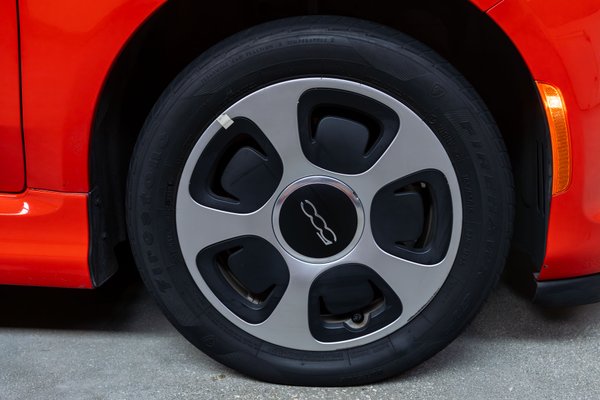 Passenger Side Front Wheel Rim Rash