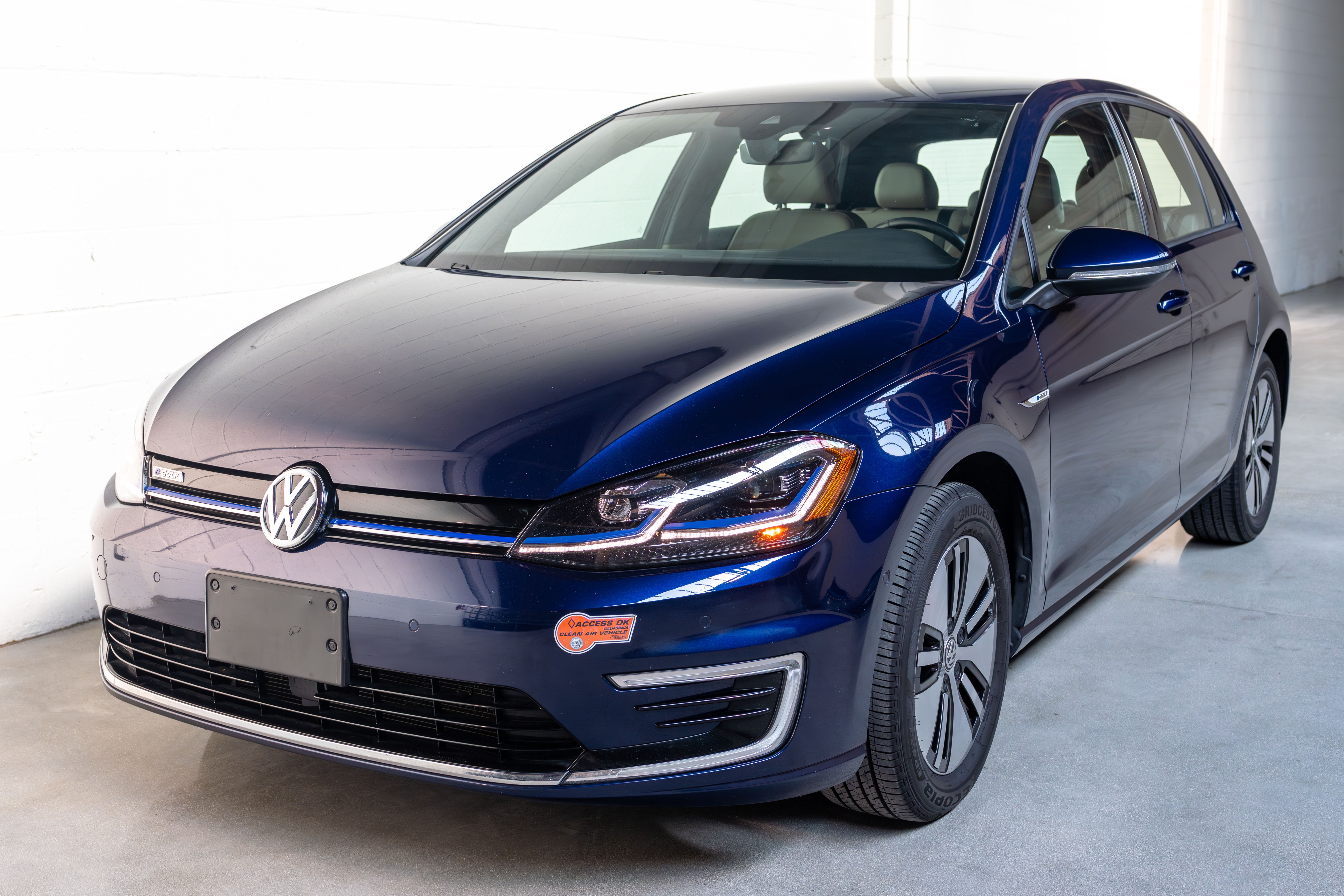 2019 Volkswagen e-Golf - Primary