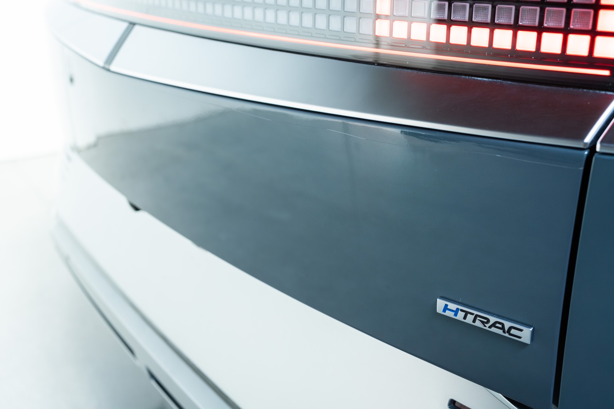 Long scratch on liftgate