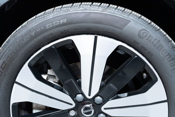 Curb rash driver side front wheel